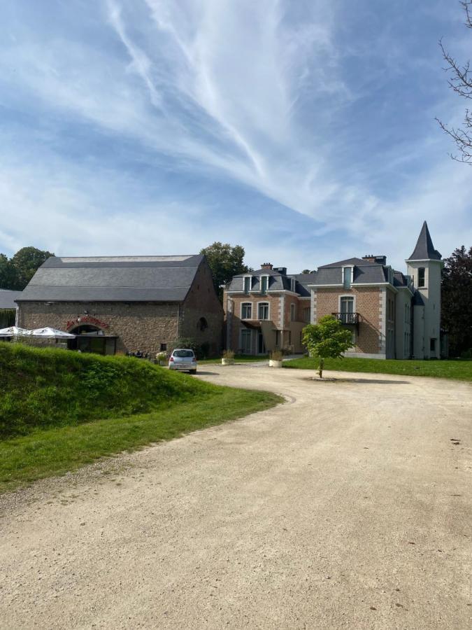 La Chambre Du Chateau De Bernalmont Liège Exterior foto