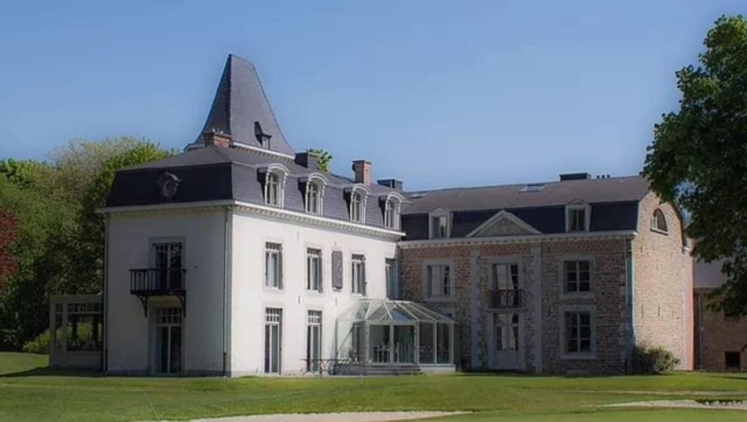 La Chambre Du Chateau De Bernalmont Liège Exterior foto