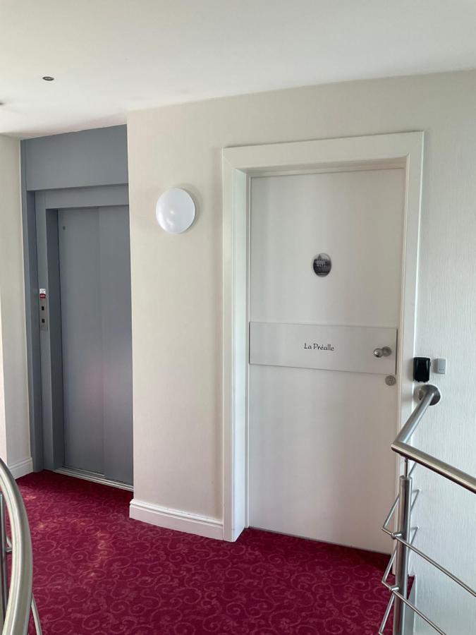 La Chambre Du Chateau De Bernalmont Liège Exterior foto
