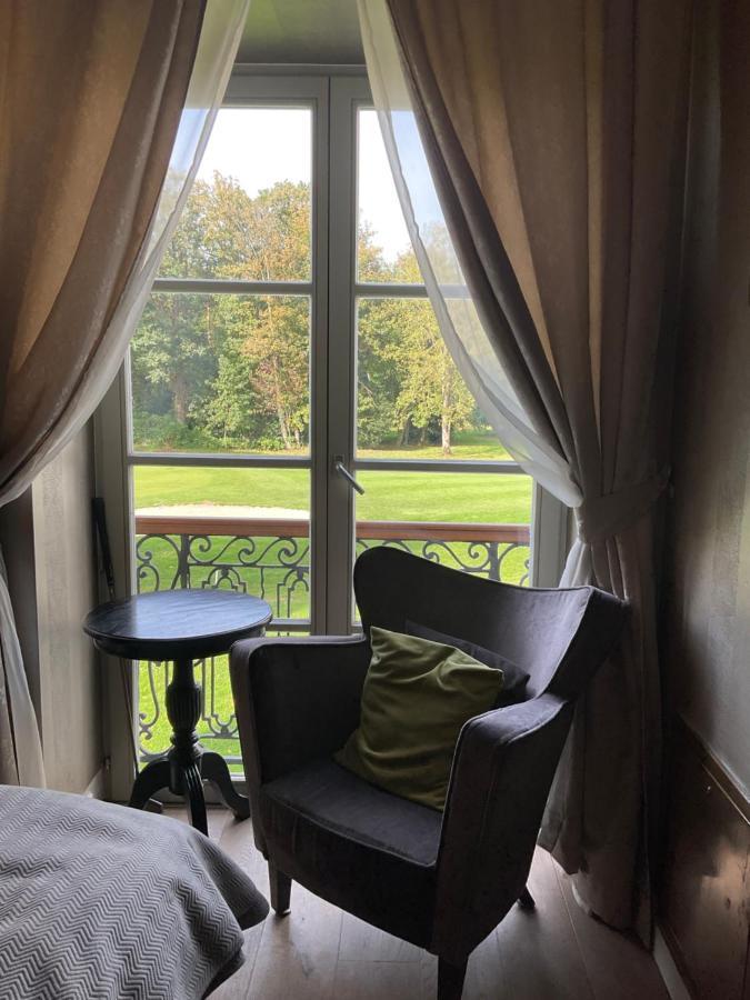 La Chambre Du Chateau De Bernalmont Liège Exterior foto